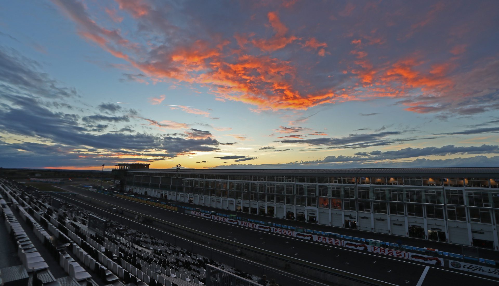 Roulage moto Activbike sur le circuit de Magny-Cours